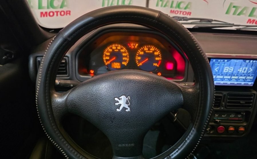 Peugeot-106-1.1-60cv-5p-12